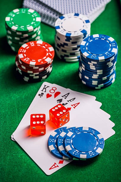 Mobile phone displaying kingtoto4d Dice Game interface